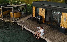 Costa del Kryspi Całoroczne Apartamenty na Wodzie